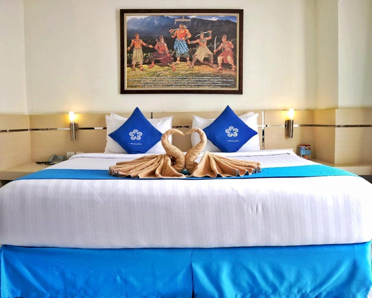 Hotel Brothers Biru Solo Baru Luaran gambar