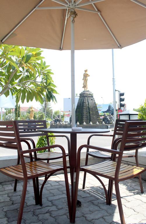 Hotel Brothers Biru Solo Baru Luaran gambar