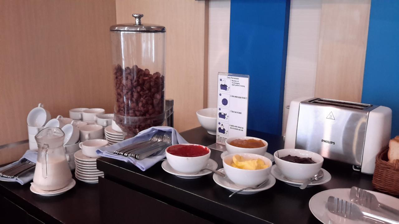 Hotel Brothers Biru Solo Baru Luaran gambar
