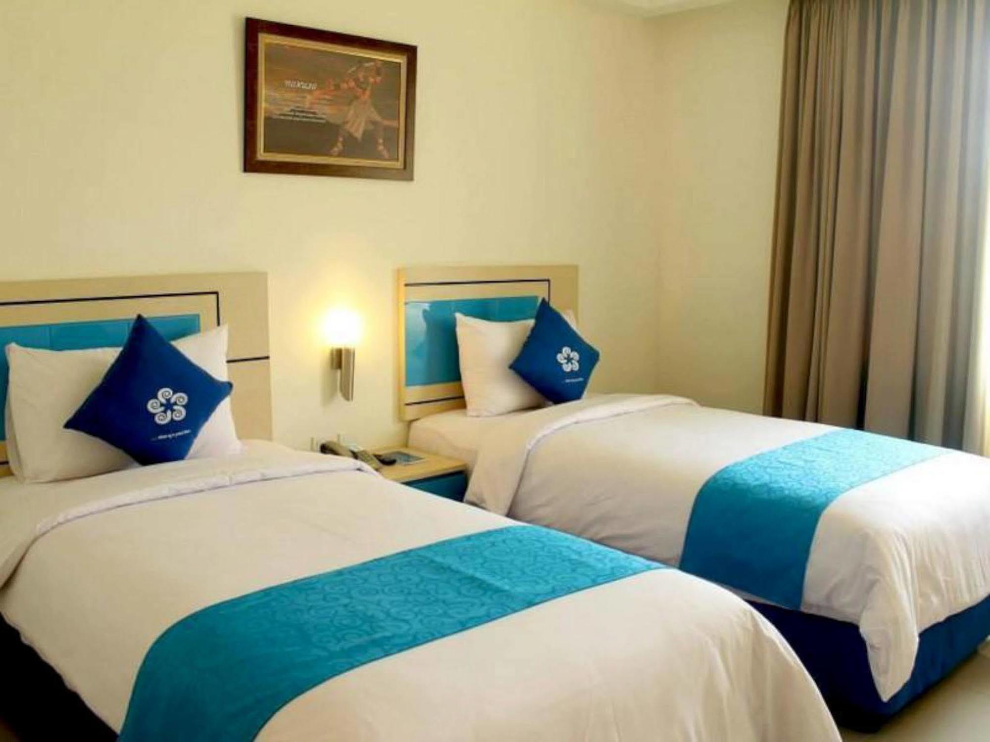 Hotel Brothers Biru Solo Baru Luaran gambar