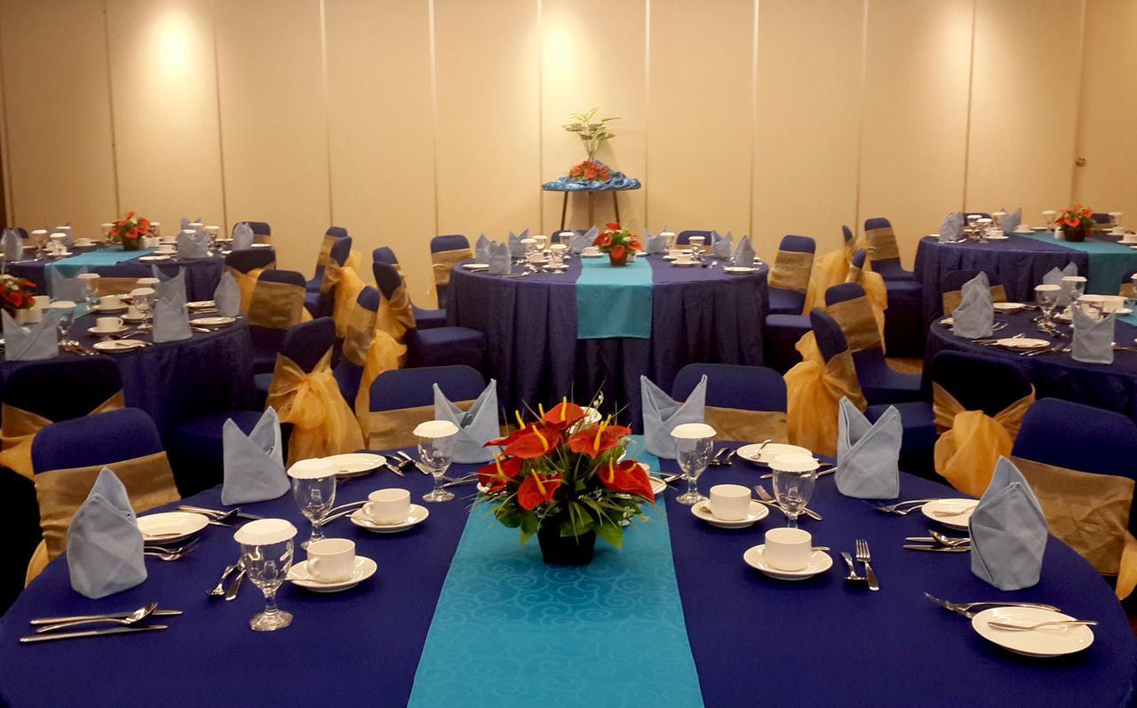 Hotel Brothers Biru Solo Baru Luaran gambar