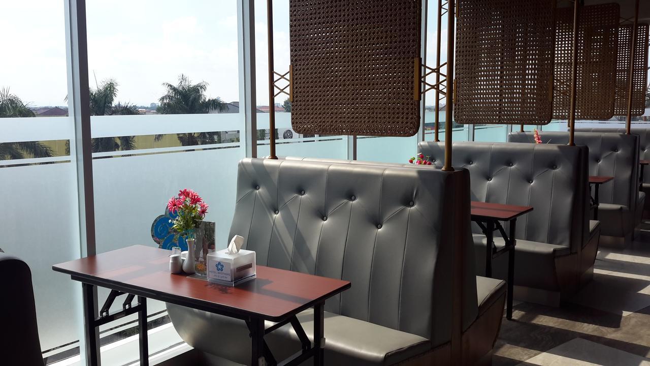 Hotel Brothers Biru Solo Baru Luaran gambar