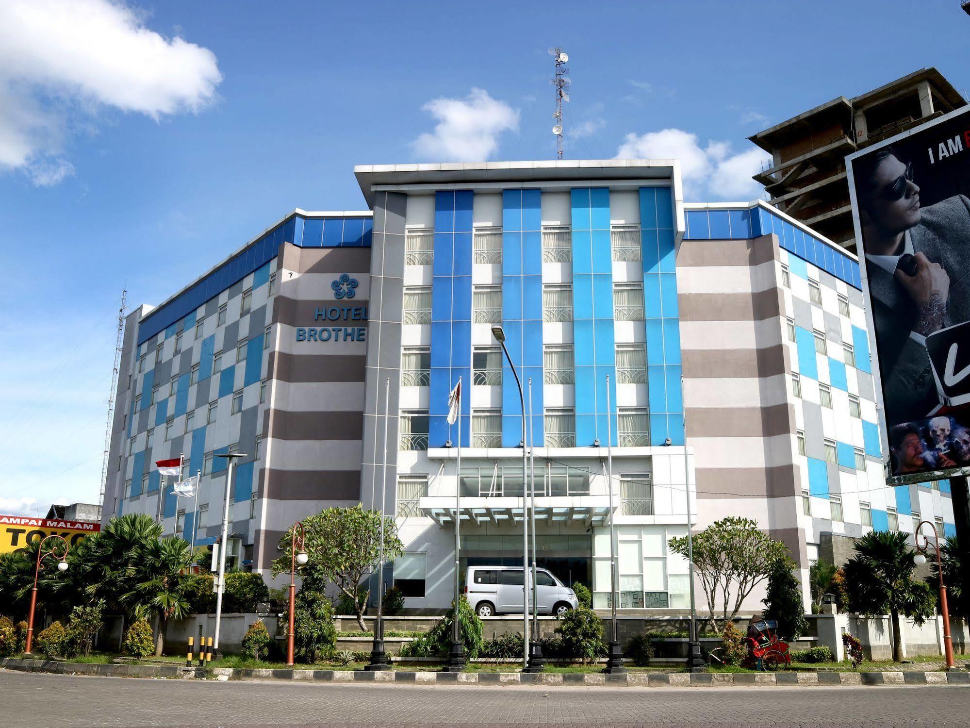 Hotel Brothers Biru Solo Baru Luaran gambar