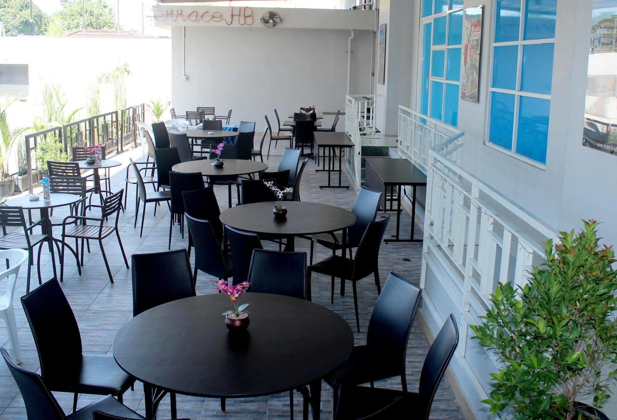 Hotel Brothers Biru Solo Baru Luaran gambar