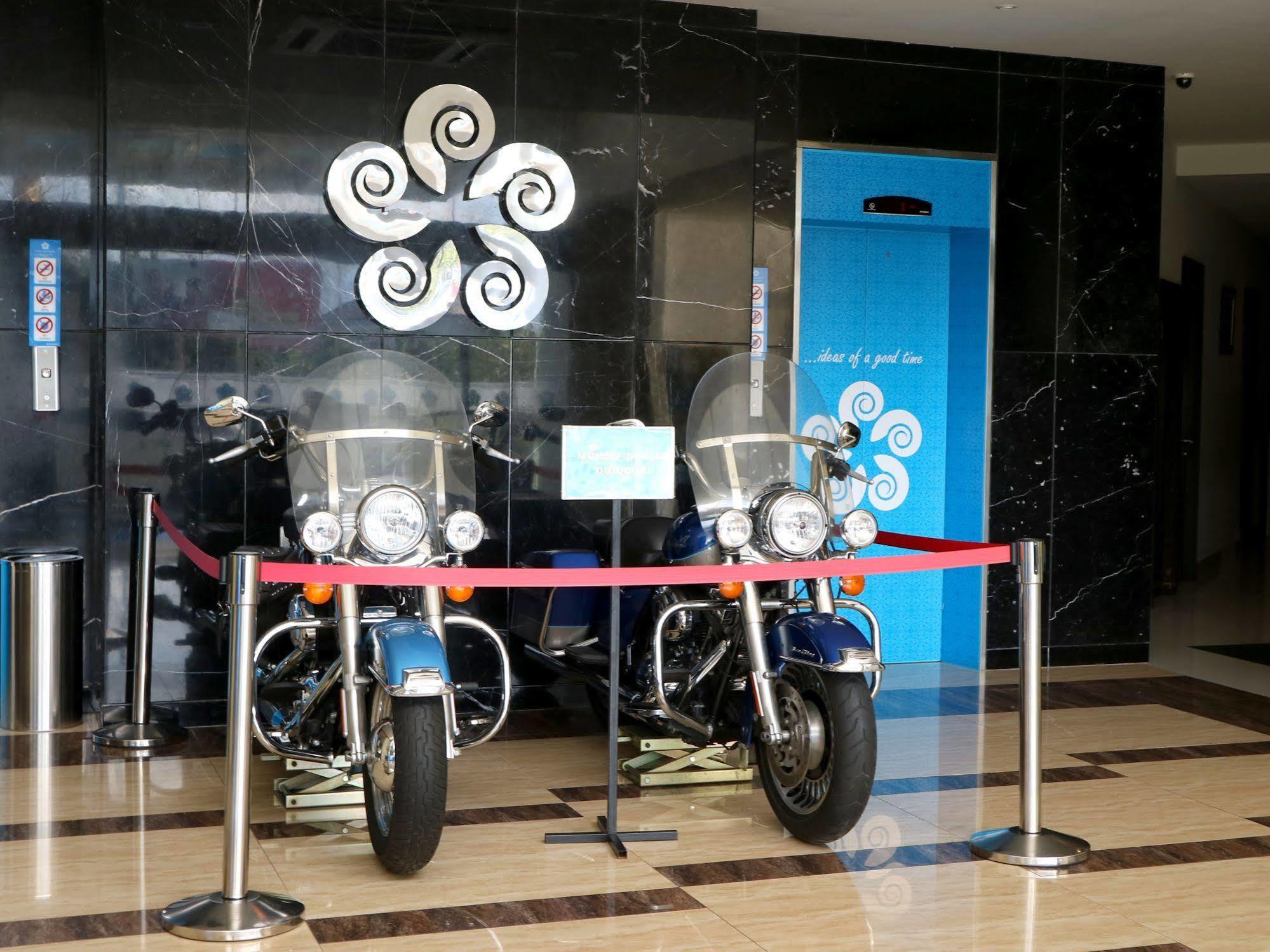 Hotel Brothers Biru Solo Baru Luaran gambar
