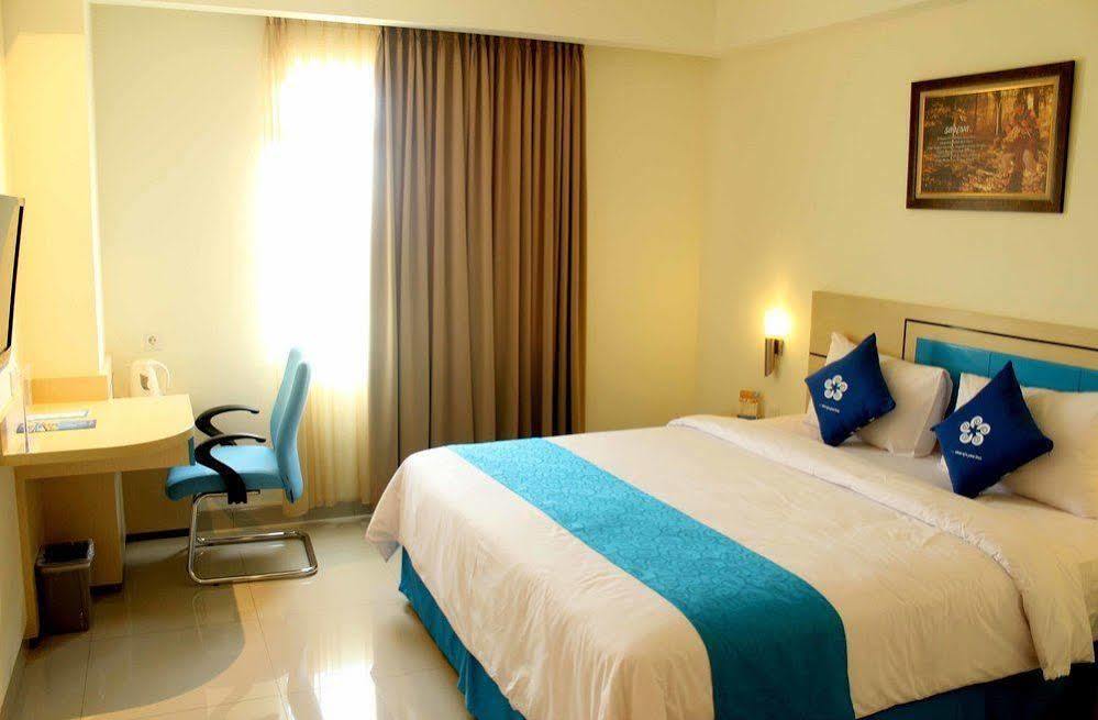 Hotel Brothers Biru Solo Baru Luaran gambar