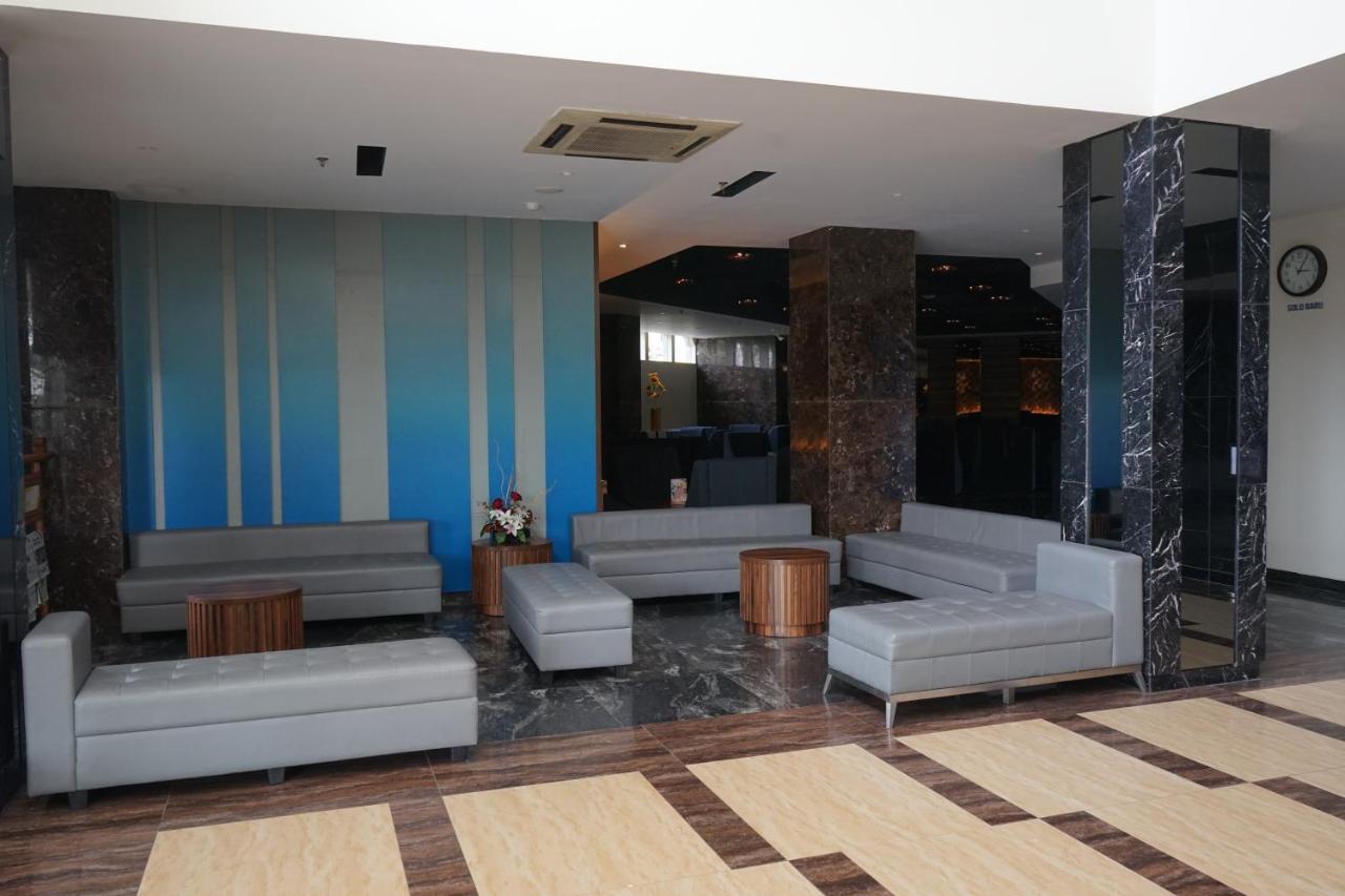 Hotel Brothers Biru Solo Baru Luaran gambar