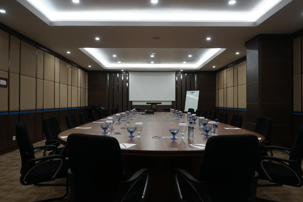 Hotel Brothers Biru Solo Baru Luaran gambar