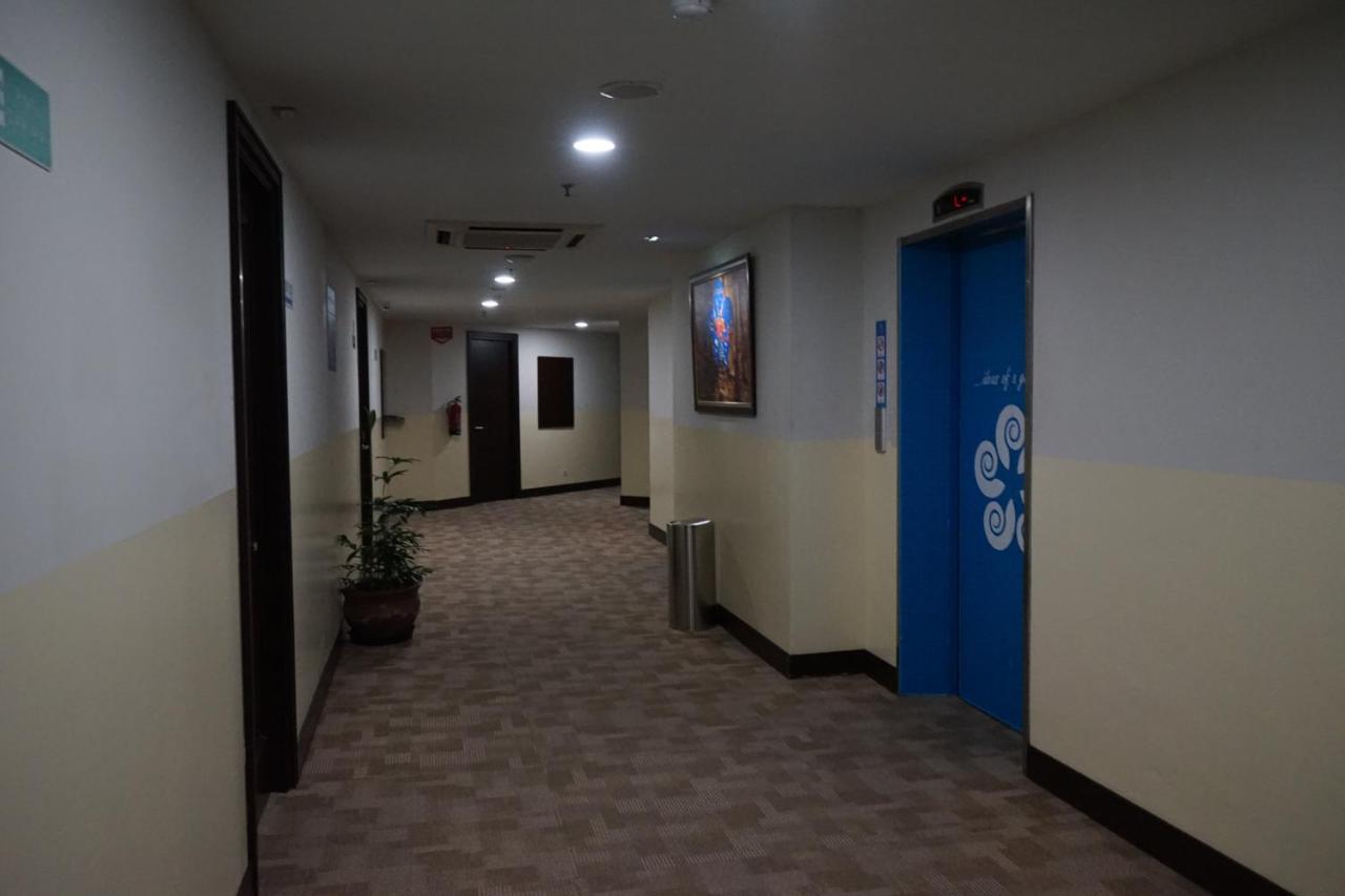 Hotel Brothers Biru Solo Baru Luaran gambar